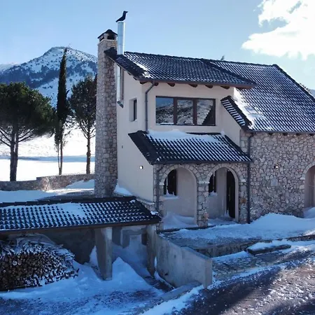 Villa Dianne Apt 1 Livadi Arachovas Exteriér fotografie