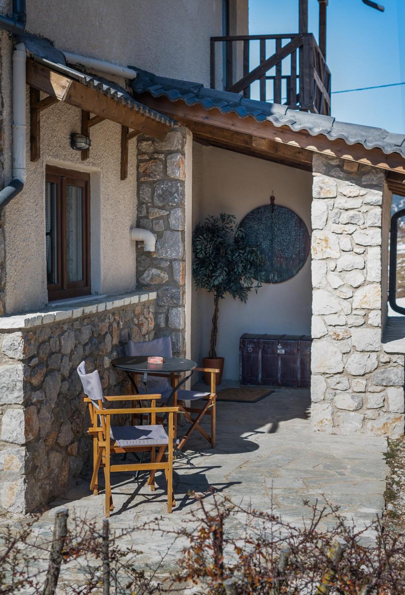 Dianne 1 Livadi Arachovas Holiday home *